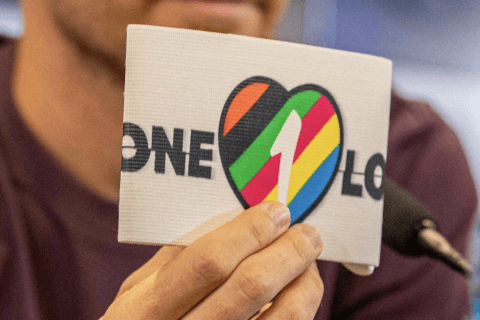 qatar fifa 2022 lgbtqia one love fascia rainbow