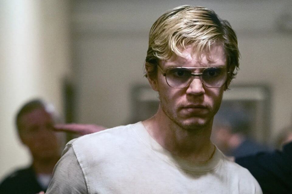 Ryan Murphy vs. Netflix che ha rimosso il tag LGBTQI da Dahmer: “È brutto e sconvolge ma parla di omofobia”
