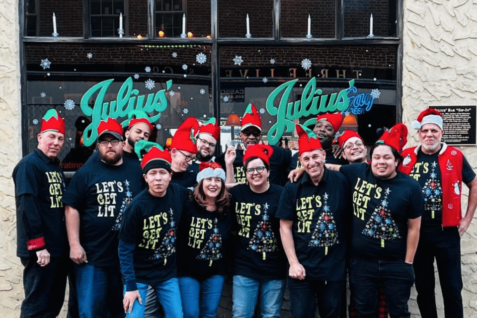 Julius’, il più antico bar LGBTQ+ di New York è diventato luogo storico della Grande Mela
