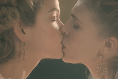 Marie Antoinette è una regina queer nella nuova serie BBC, il trailer - Marie Antoinette - Gay.it