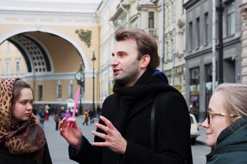 Attivista sfida Putin e apre un museo della cultura LGBTQI+ a San Pietroburgo - Pyotr Voskresensky - Gay.it
