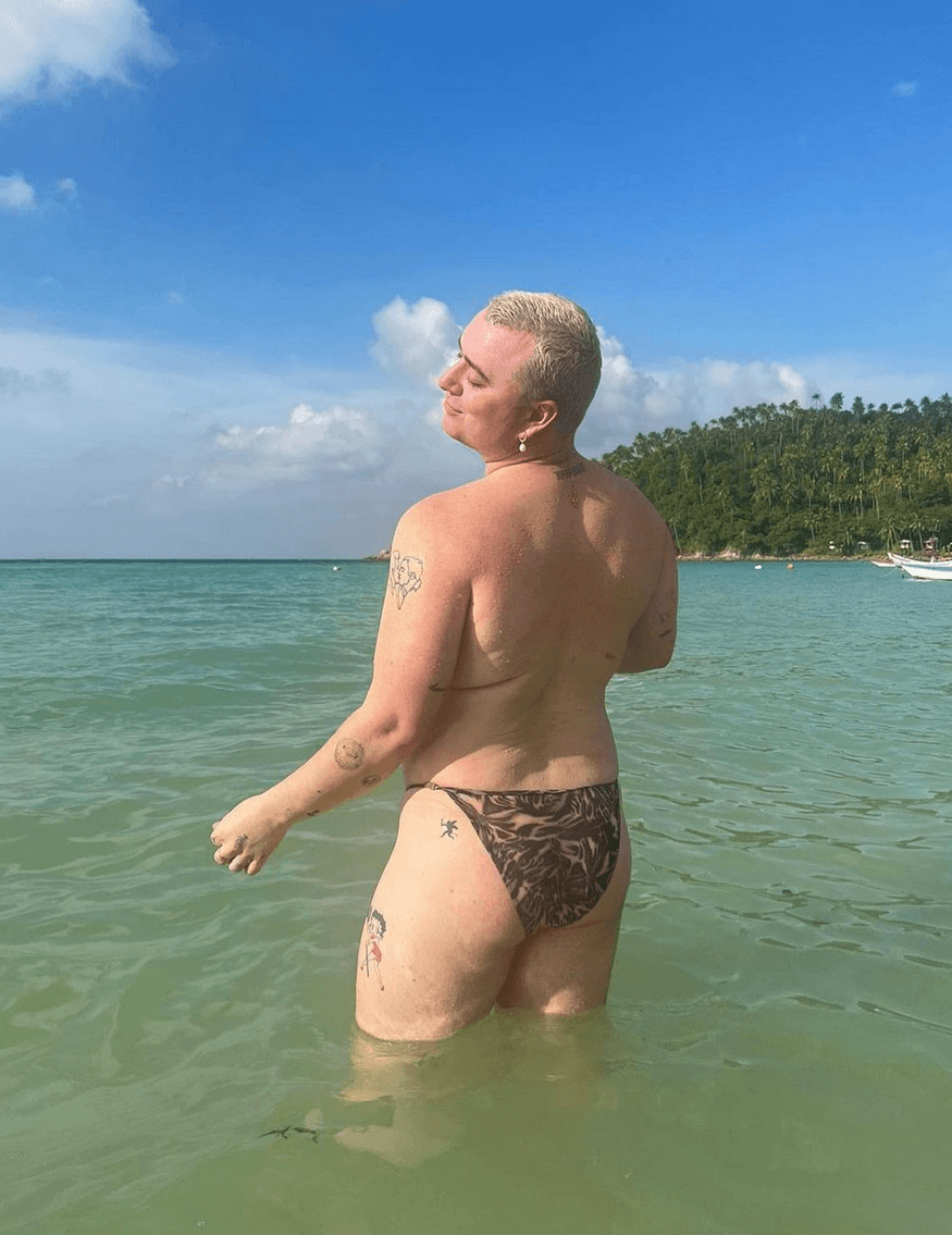 Sam Smith replica al body shaming con un meraviglioso slip animalier - le foto social - SAM SMITH 4 4 - Gay.it