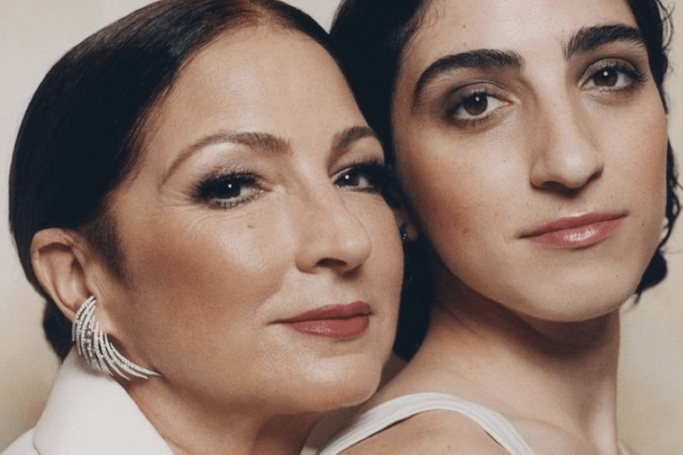 Gloria Estefan spiega il “complicato motivo” per cui disse a sua figlia di non fare coming out con la nonna