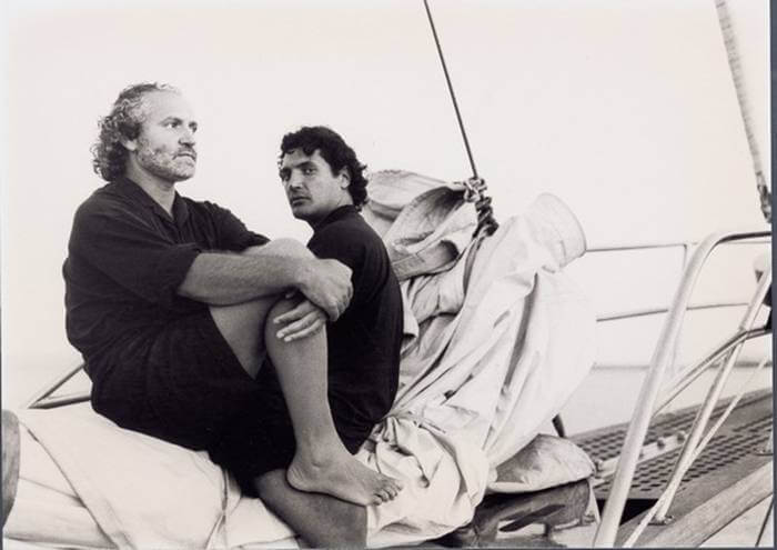 Addio Antonio d’Amico, compagno di Gianni Versace: insieme furono tra le prime coppie gay pubblicamente esposte