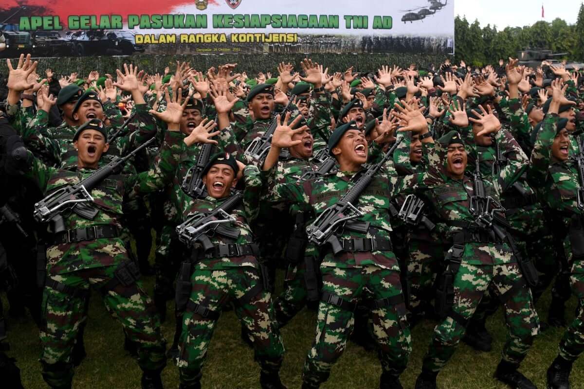 Soldati gay Indonesia Gay.it