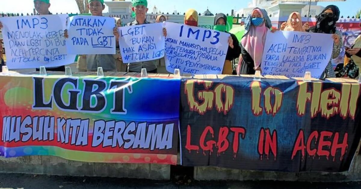 Soldati gay Indonesia Gay.it