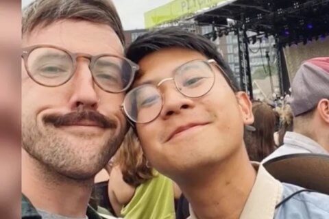 Coppia di ragazzi chiede appartamento in affitto, proprietario cancella perché gay. Airbnb avvia indagine - Curtis Kimberlin Jr. e il suo ragazzo Jonathan - Gay.it