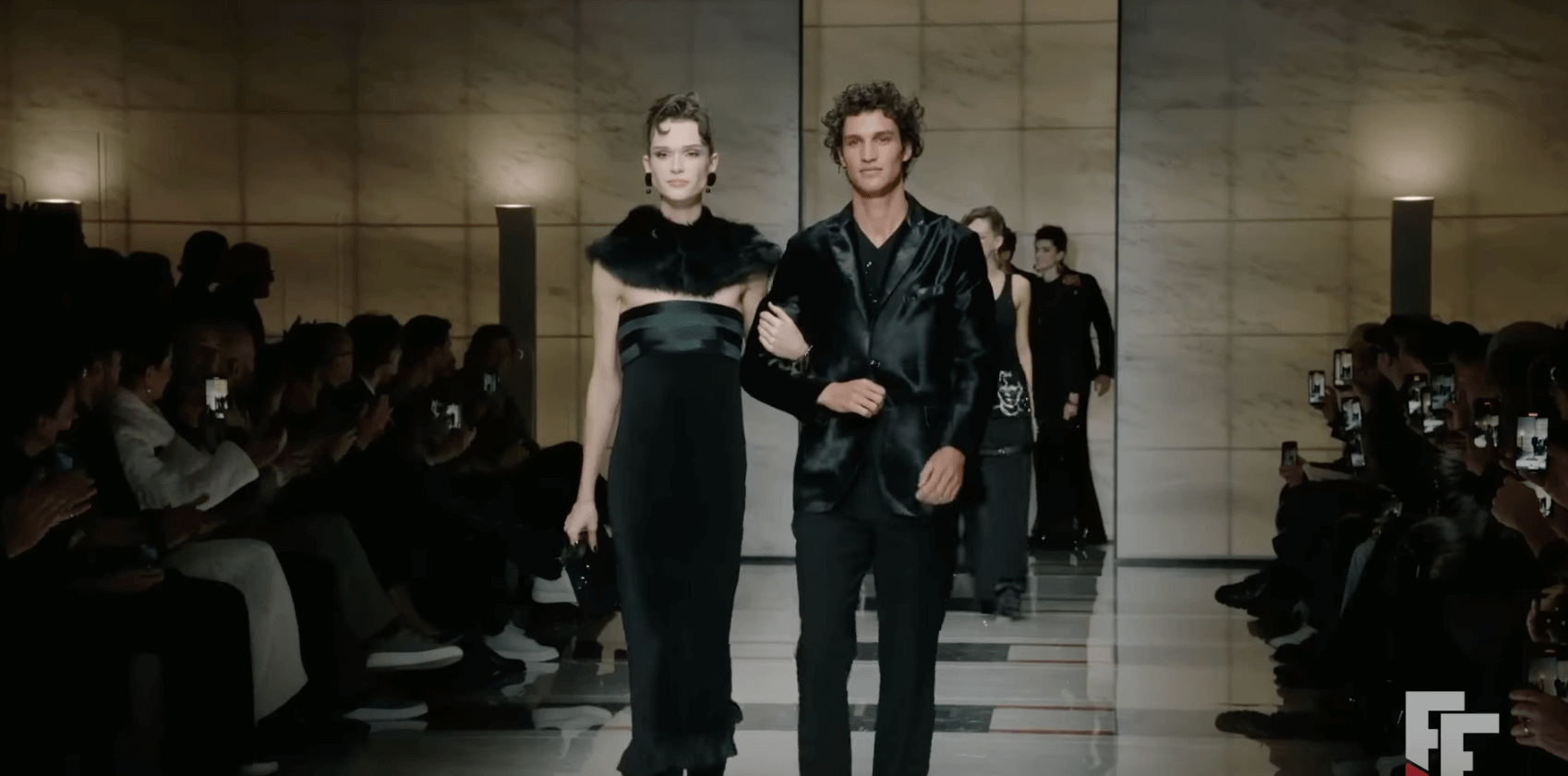 Giorgio Armani: "Le trasgressioni vanno bene ma un uomo e una donna che si amano piacciano a tutti" - Giorgio Armani Fall Winter 20232024 Menswear 1 - Gay.it