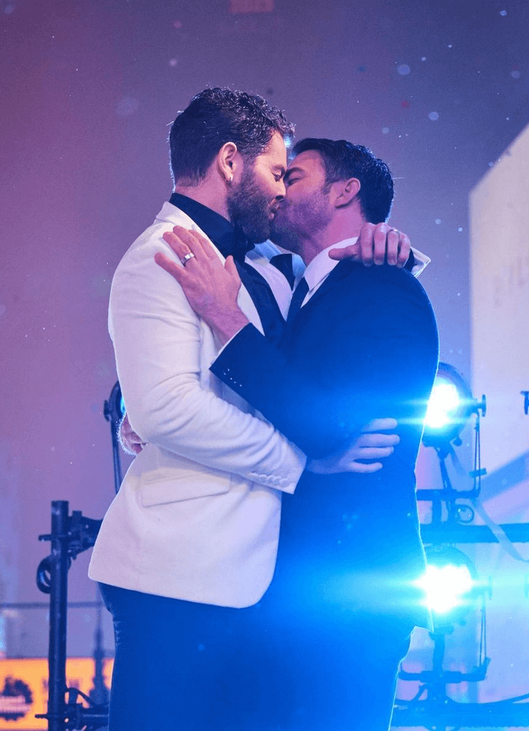 Jonathan Bennett e Jaymes Vaughan prima coppia gay (sposata) a co-condurre il Capodanno di Times Square - Jonathan Bennett e Jaymes Vaughan prima coppia gay sposata a co condurre il Capodanno di Times Square 5 - Gay.it