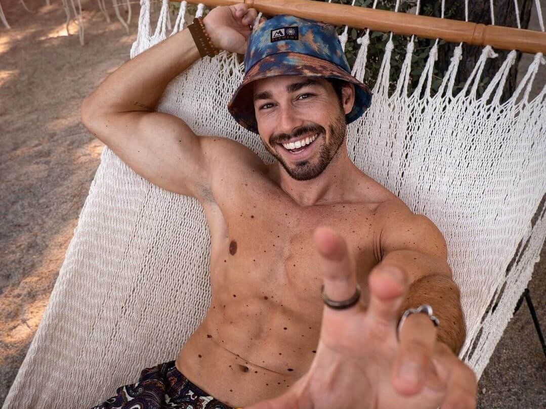 Luca Vezil, chi è il conduttore di “Are You The One? Italia”? Tutto sul content creator genovese