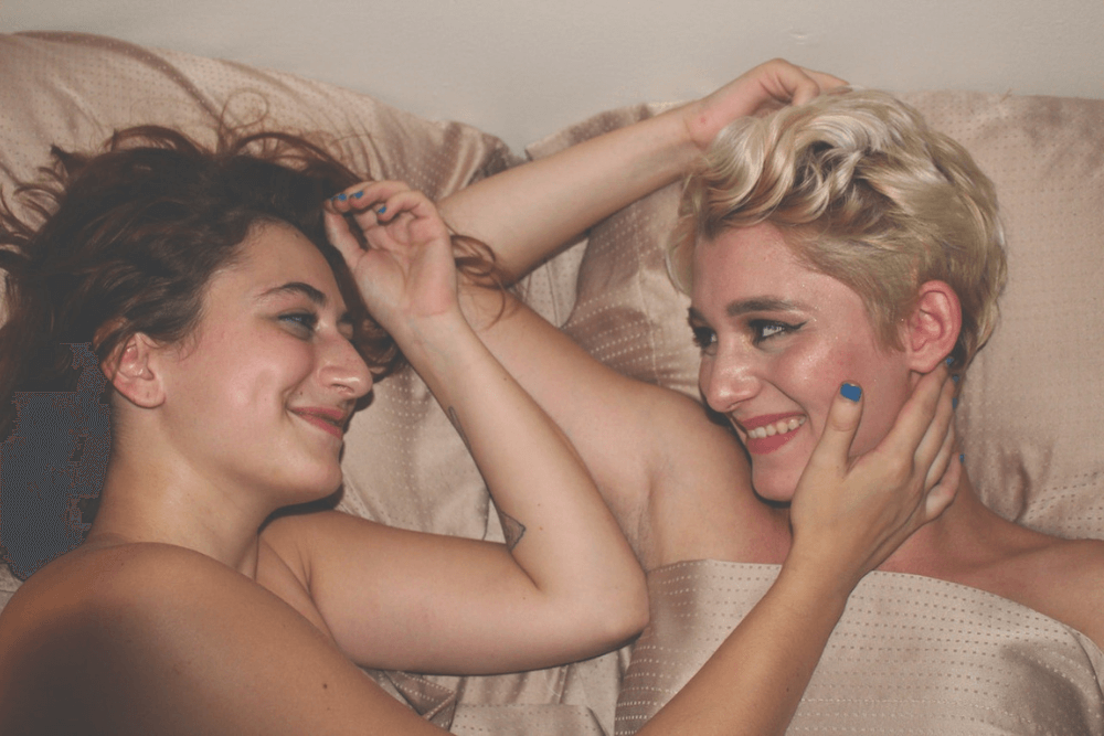 Le migliori app di dating tra donne e non maschi: quali sono? Reggono il confronto con Grindr?