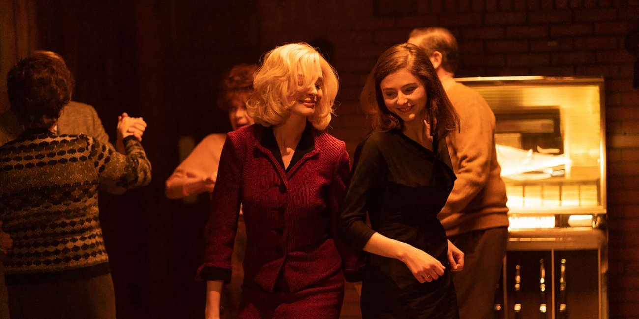 Anne Hathaway da brividi nel thriller saffico Eileen