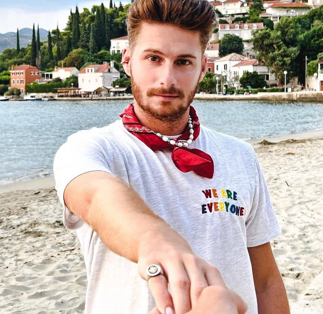 valerio natale, tiktoker gay di Napoli, content creator lgbt