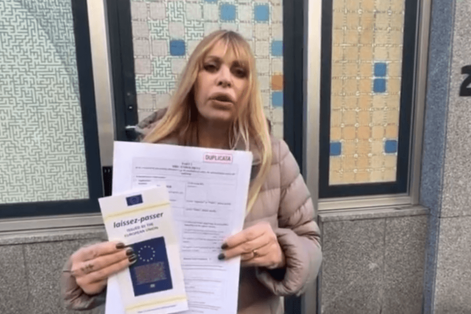 Alessandra Mussolini contro il passaporto europeo: "Non lo voglio, non considera il genere neutro" - Alessandra Mussolini - Gay.it
