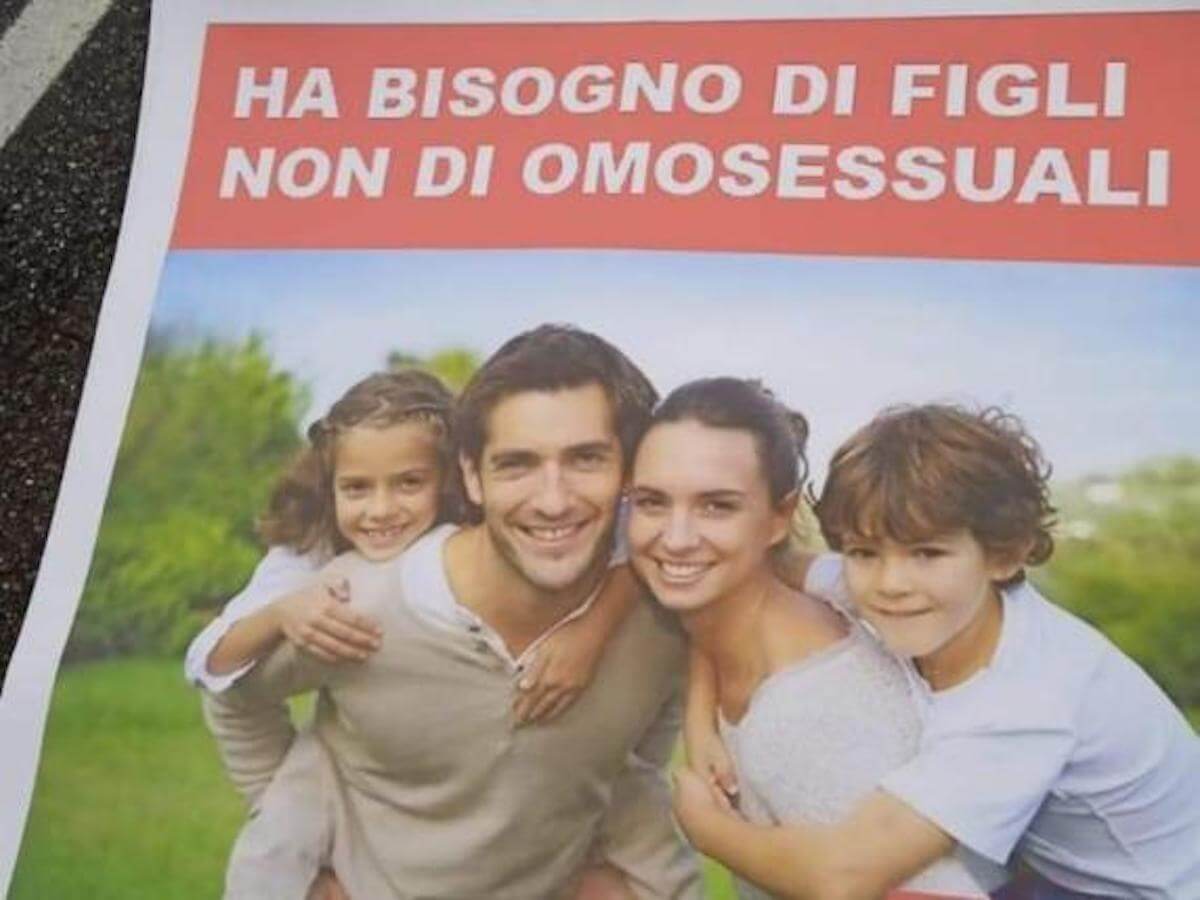 Forza Nuova, volantini choc: “C’è bisogno di figli, non di omosessuali”