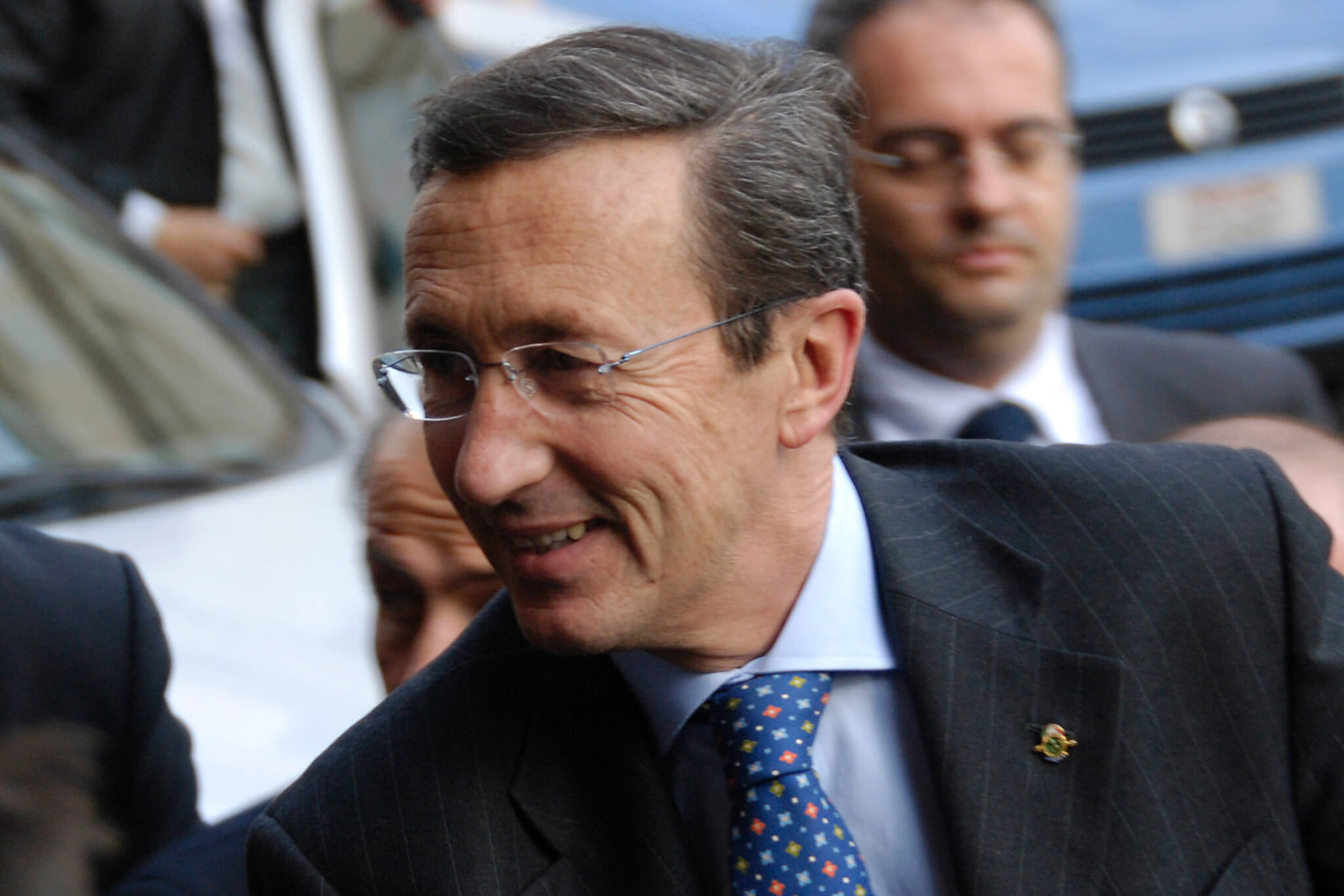 Guida all'universo queer di Maurizio Costanzo, tra molte luci e qualche ombra - Gianfranco Fini - Gay.it