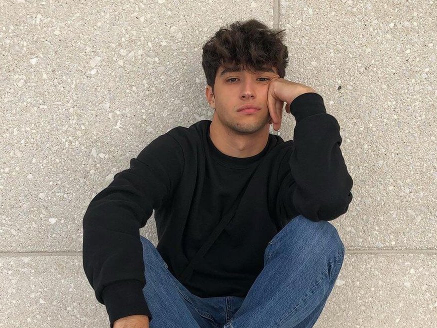 Gianmarco Petrelli, chi è il principe azzurro di Amici 22? Età, carriera e foto
