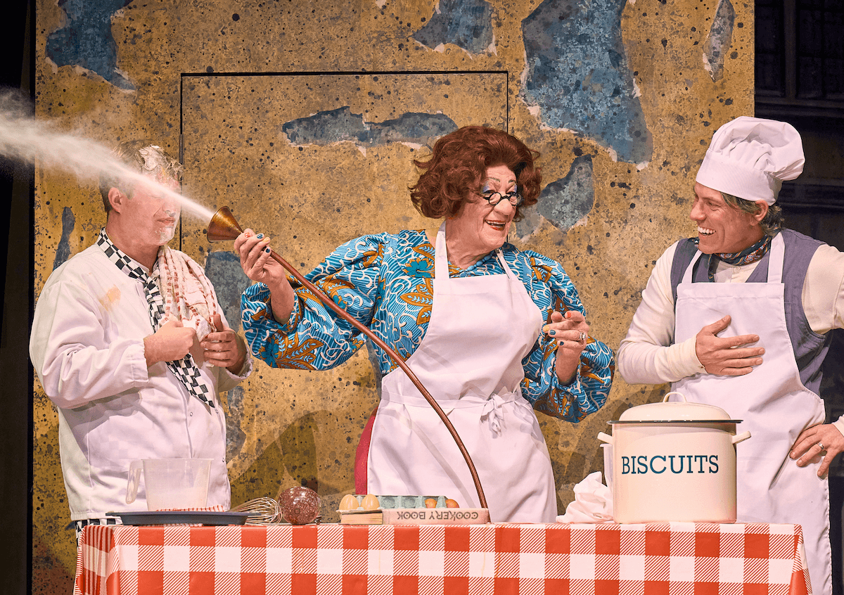 Ian McKellen è Mamma Oca a teatro - Ian McKellen e Mamma Oca a teatro 4 - Gay.it