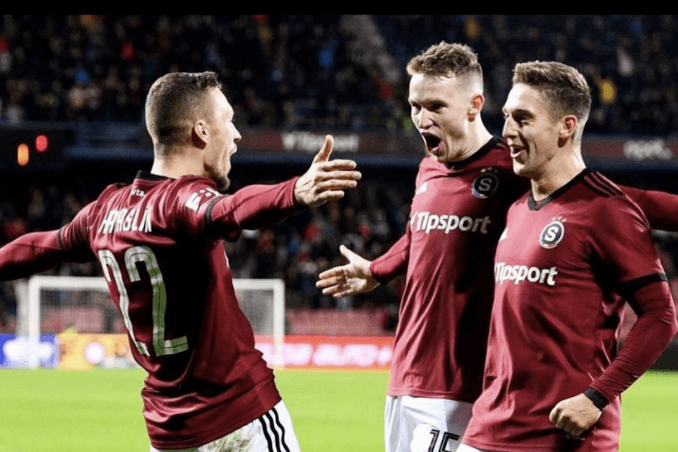 Jakub Jankto, pioggia di applausi al suo primo ingresso in campo dopo il coming out – VIDEO