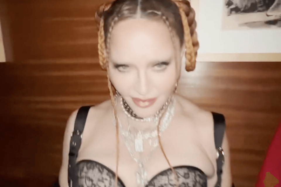 Madonna replica alle critiche post-Grammy: "Io vittima di misoginia, non mi scuserò mai” - Madonna - Gay.it