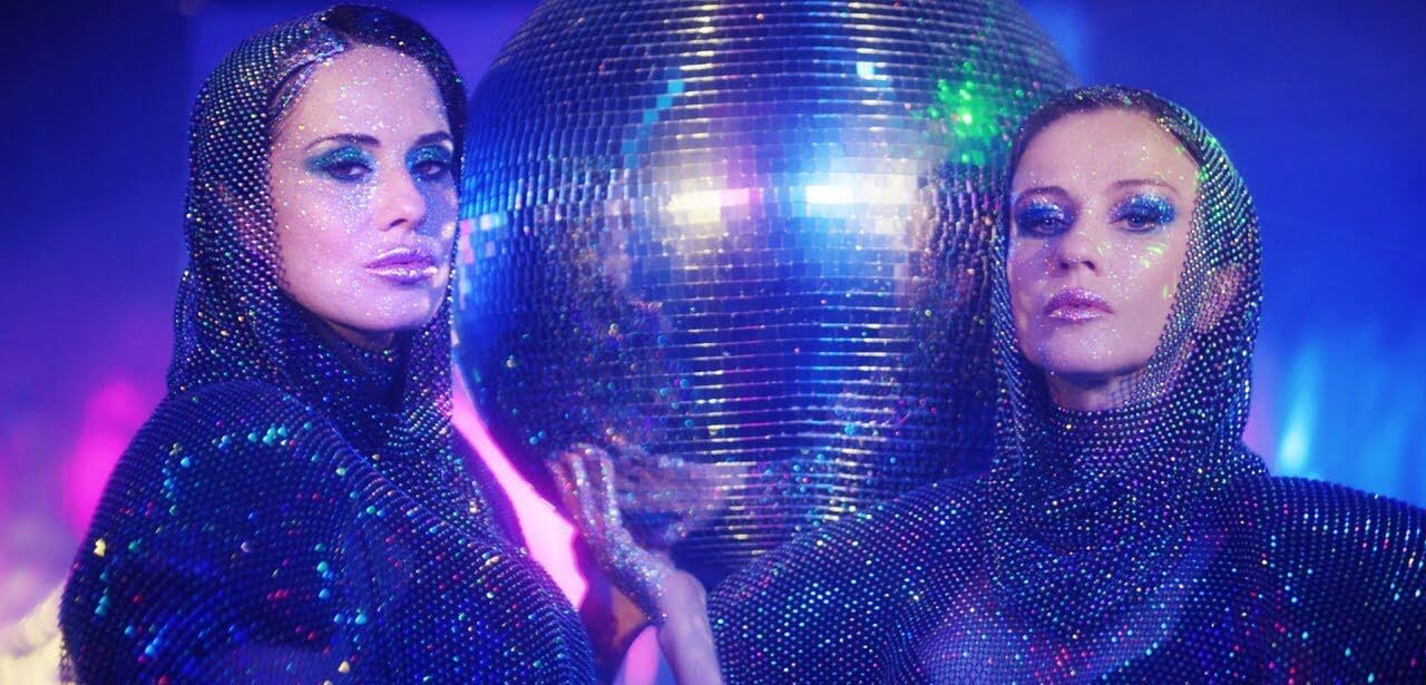 Paola e Chiara show a Sanremo 2023. Cerioni svela la genesi della reunion: “Un sogno diventato realtà” – VIDEO
