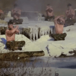Corea del Nord, un soft porno gay meglio di OnlyFans e una canzone dei Queen nella propaganda di Kim Jong-un - VIDEO - Thumbnail