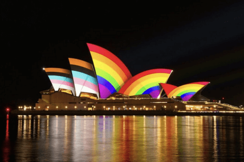 La Sydney Opera House illuminata di rainbow per il via del World Pride 2023 - World Pride Sydney - Gay.it