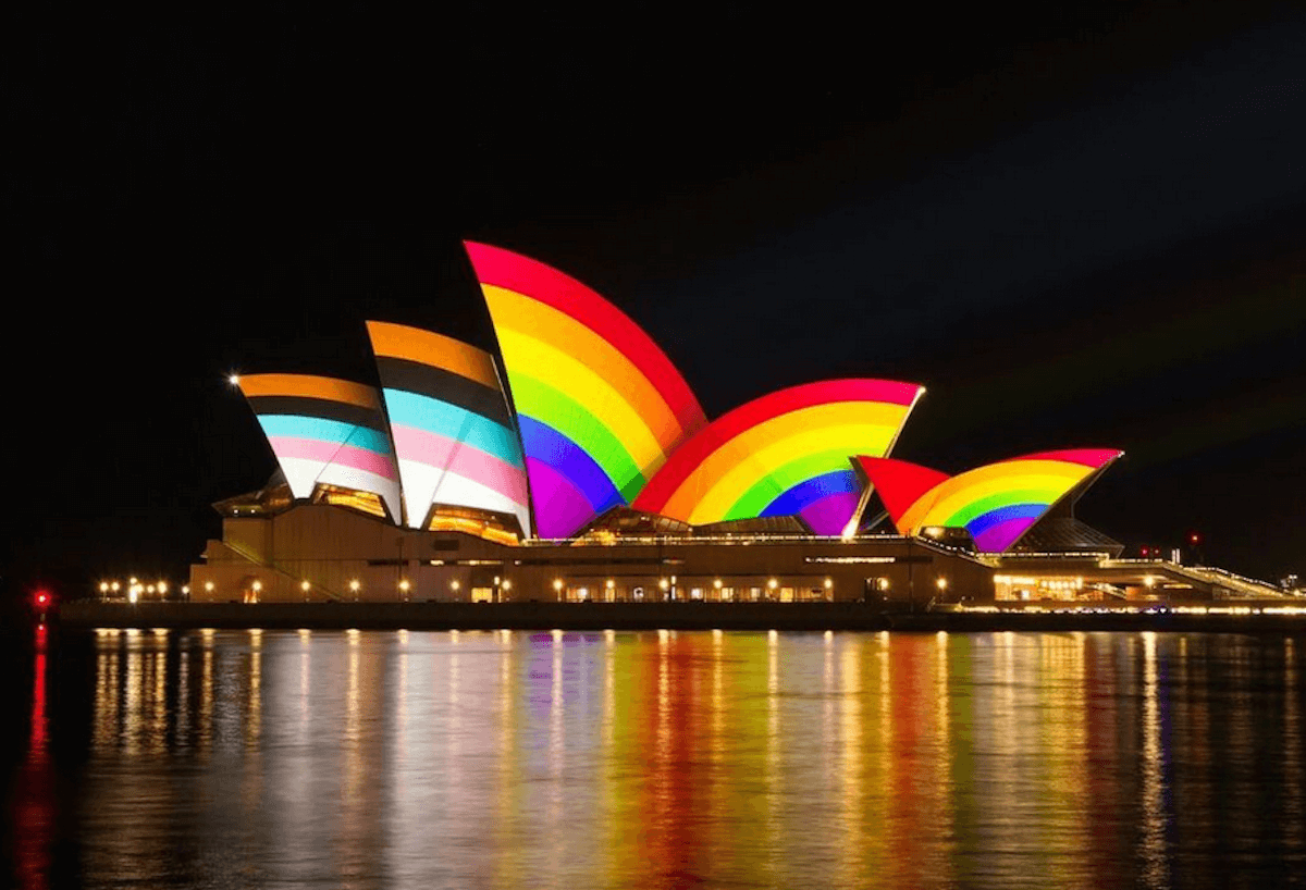 La Sydney Opera House illuminata di rainbow per il via del World Pride 2023