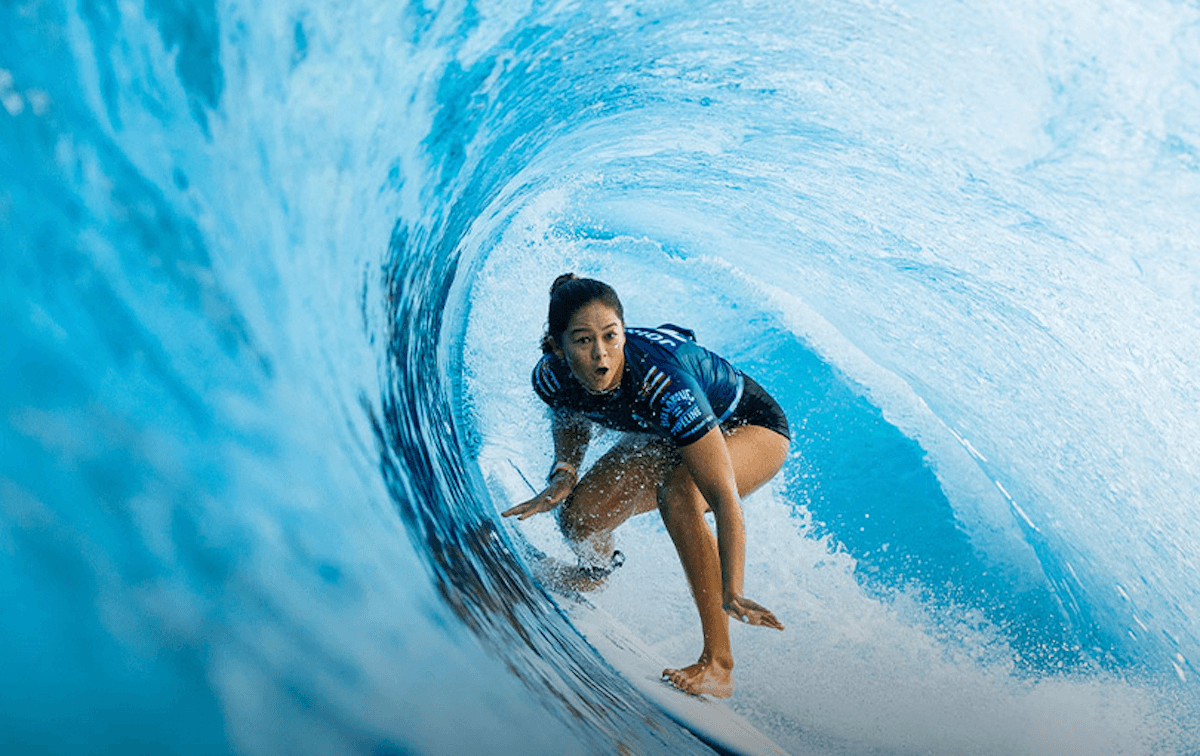 Anche la World Surf League annuncia nuove regole per le atlete trans*