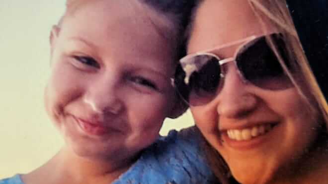Madre denuncia i bulli omofobi del figlio 15enne dopo il suo suicidio