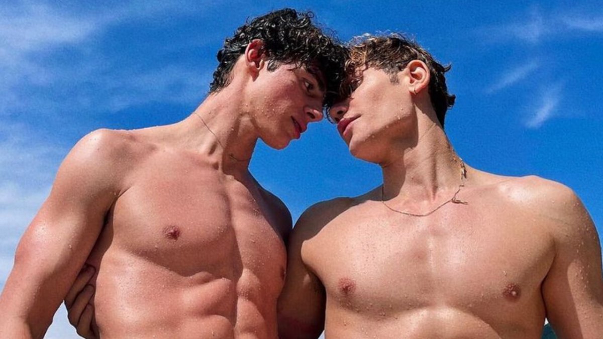 Coppia di TikToker gay per Fenty Beauty di Rihanna, guarda lo spot