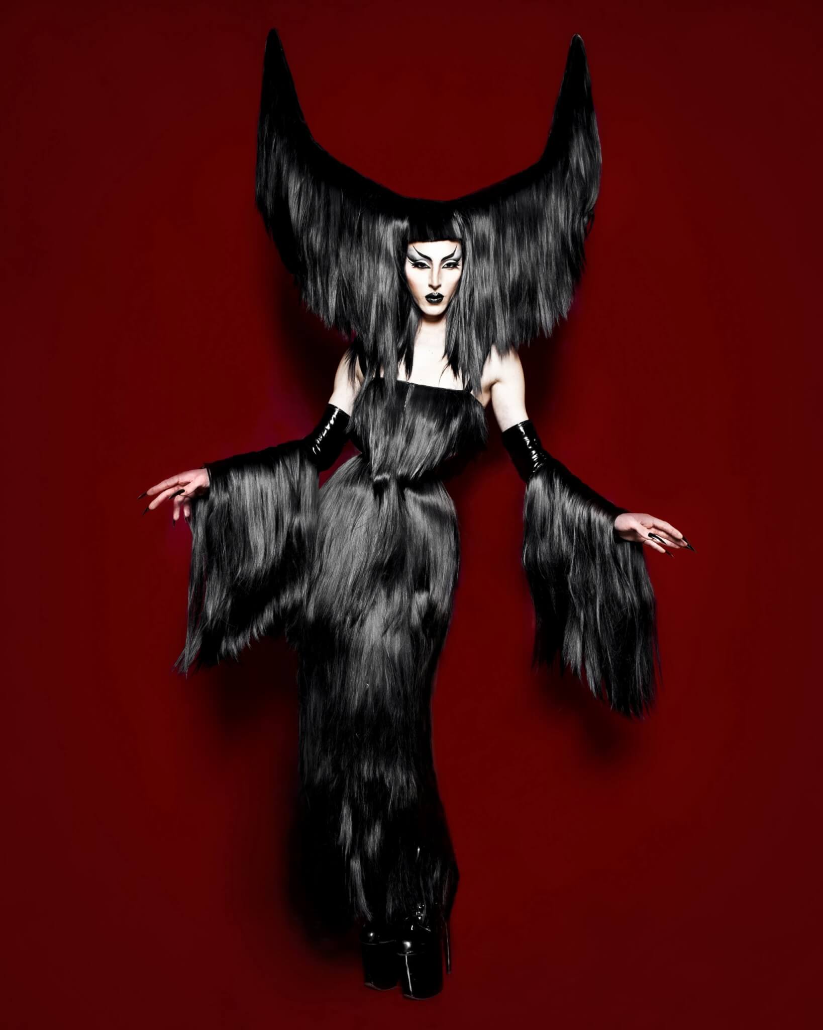 "Il drag è stata autoanalisi", parla Panthera Virus: "Sono la goth sex doll del drag italiano" - FINALE 1 scaled - Gay.it