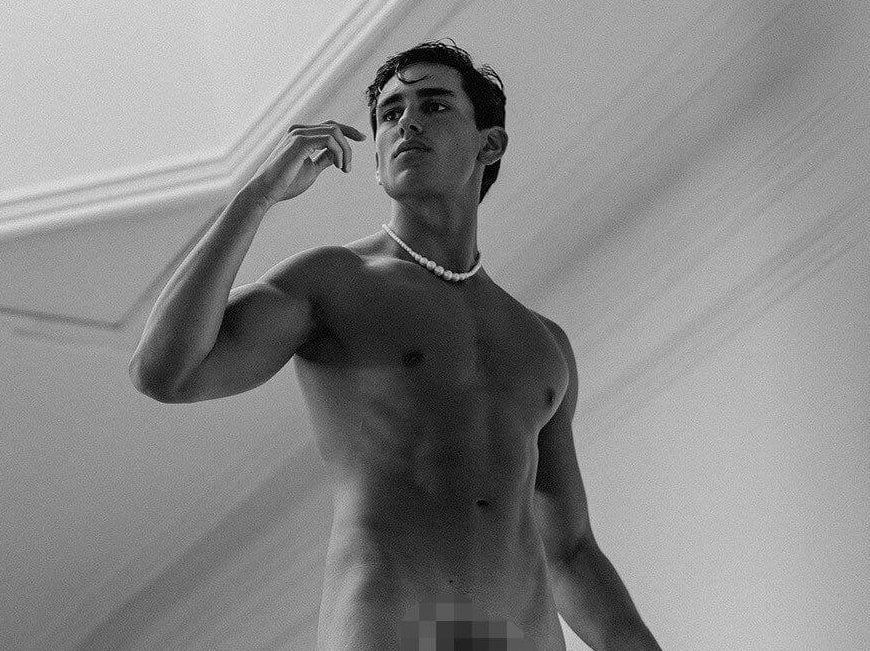Giorgio Ramondetta nudo per Yummy Magazine: lo scatto è virale su Twitter