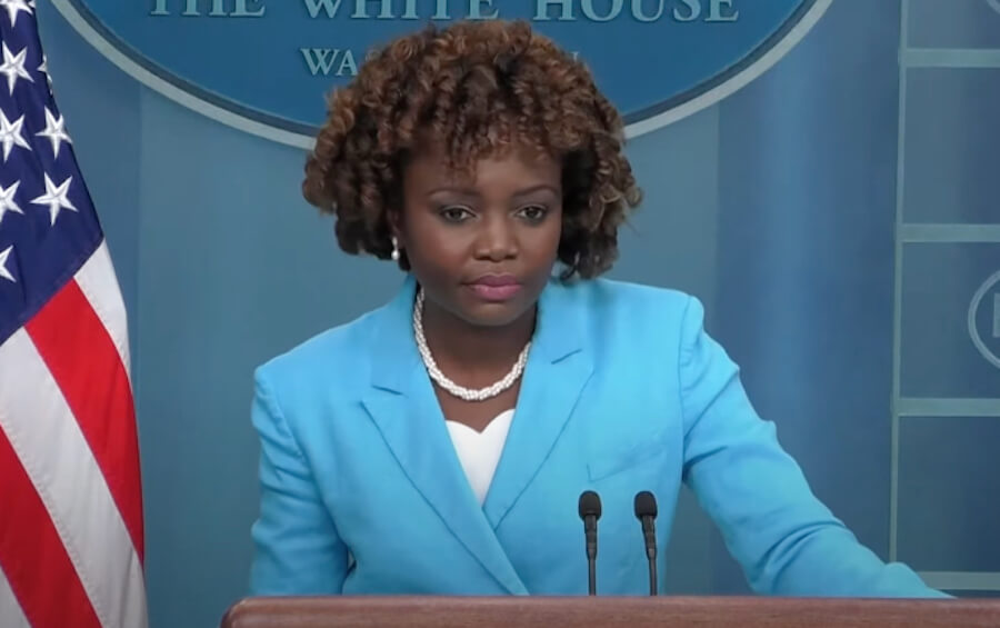 Trump non si ferma e durante il WorldPride cancella il numero di emergenza per giovani LGBTQ+ - Karine Jean Pierre - Gay.it