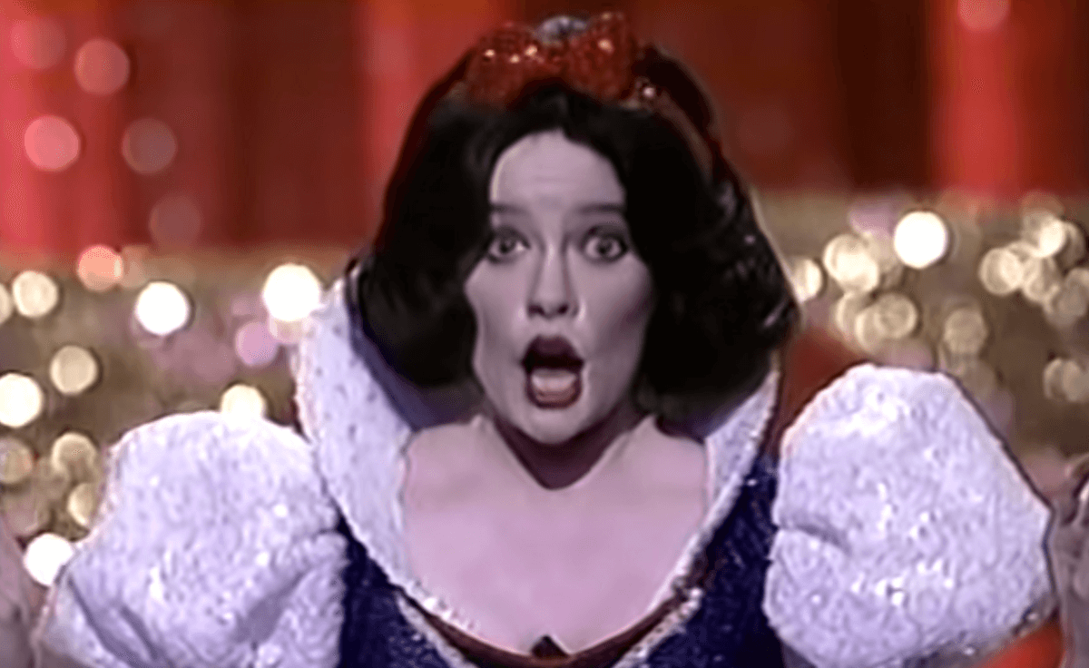 Allan Carr e il disastro Oscar 1989, “bar mitzvah gay” tra Biancaneve e trionfo camp che mise fine alla sua carriera