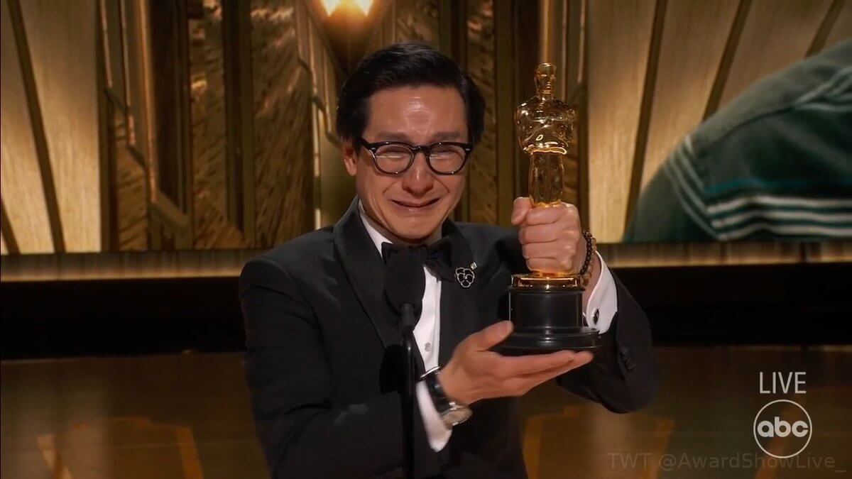 Oscar 2023, i vincitori. Trionfa Everything Everywhere All At Once, Fraser e Yeoh miglior attore e attrice - Oscar 2023 i vincitori 2 - Gay.it