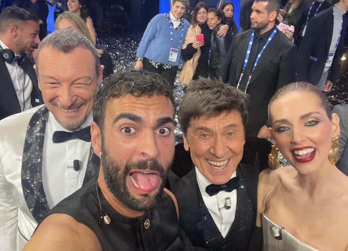 Mengoni, Ferragni e Amadeus di nuovo sullo stesso palco per un docufilm su Sanremo 2023