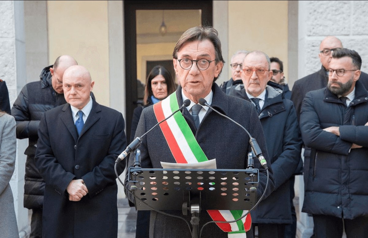 Padova, il sindaco Sergio Giordani continuerà a trascrivere i figli delle coppie omogenitoriali