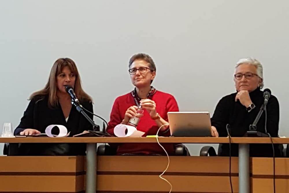 ArciLesbica applaude Meloni sull’identità di genere: “Un uomo che si dichiara donna danneggia le donne”