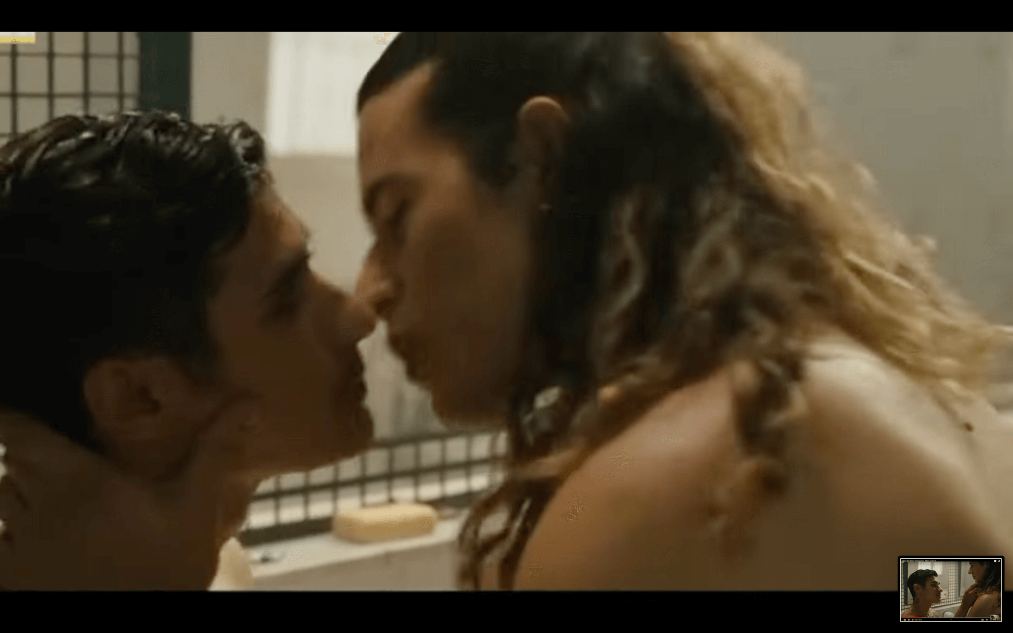 Mare fuori 3 - storia gay - Milos e Cucciolo - bacio gay