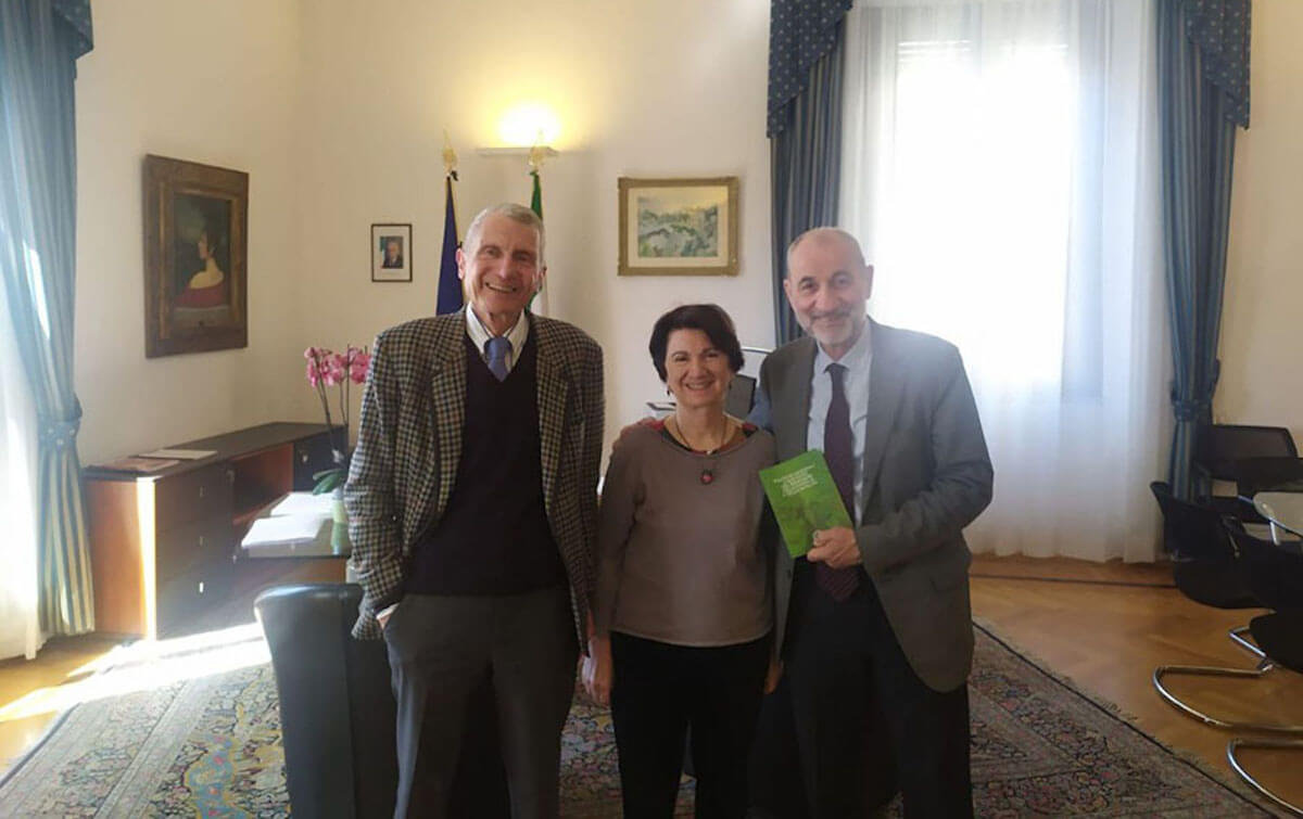 Roccella incontra il Family Day e avvisa i sindaci che disobbediscono: “Si assumono la responsabilità”