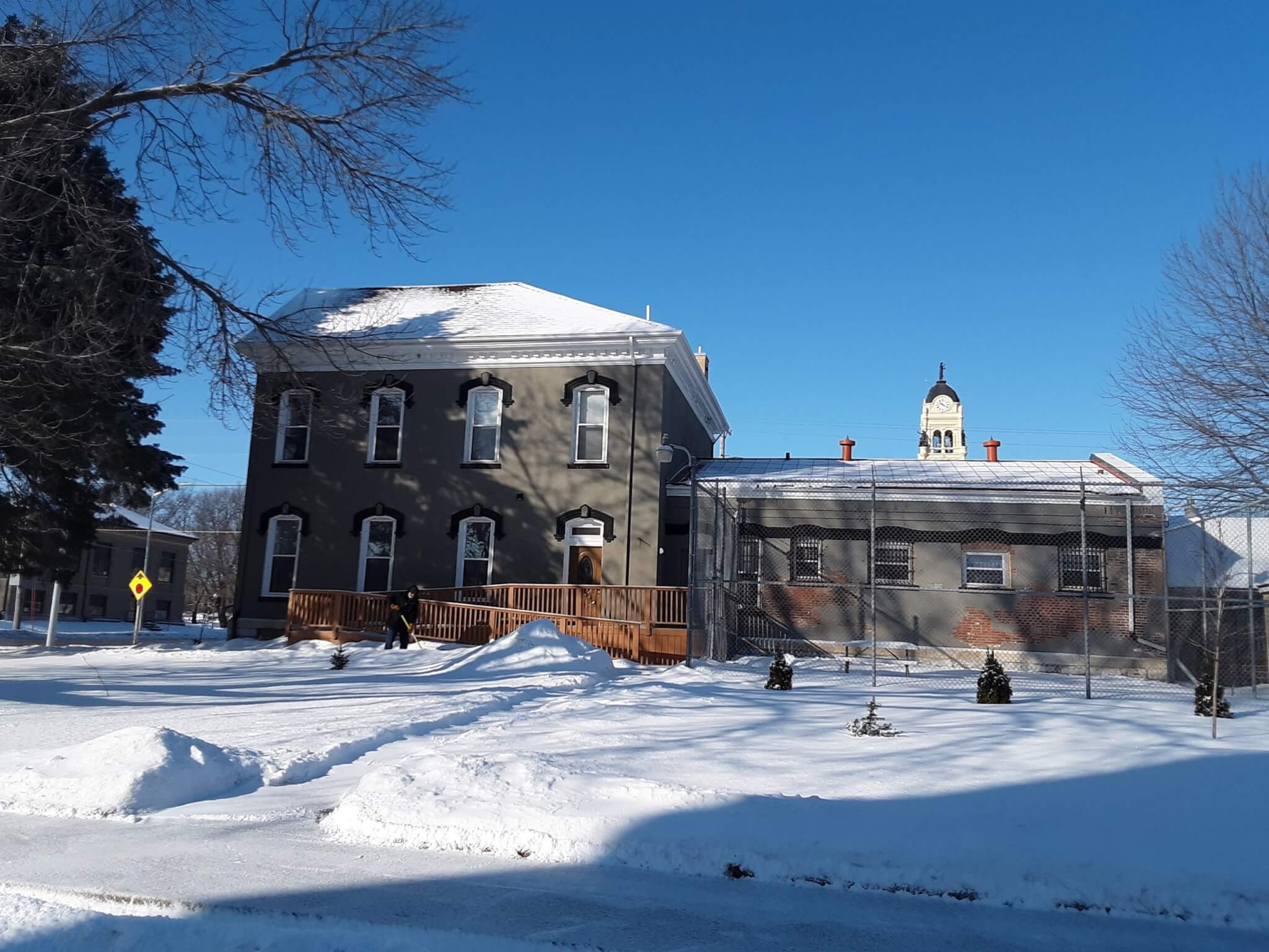 Feticismo per le carceri: "Franklin County Historic Jail", il luogo per chi ama i giochi di ruolo in prigione - 20200218 093118 scaled - Gay.it