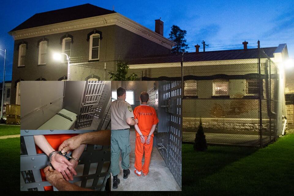 Feticismo per le carceri: "Franklin County Historic Jail", il luogo per chi ama i giochi di ruolo in prigione - COVER - Gay.it