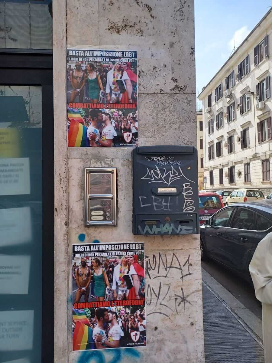 "Basta all'imposizione LGBT, combattiamo l'eterofobia", manifesti omofobi contro il Gay Center - Manifesti GC 12 aprile - Gay.it