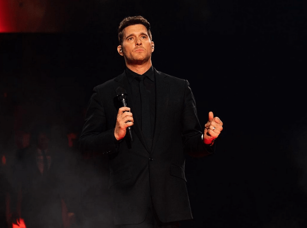 Michael Bublé al fianco della comunità trans: "Identificatevi come volete, e che Dio vi benedica!" - Michael Buble 2 - Gay.it