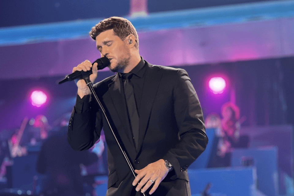 Michael Bublé al fianco della comunità trans: “Identificatevi come volete, e che Dio vi benedica!”
