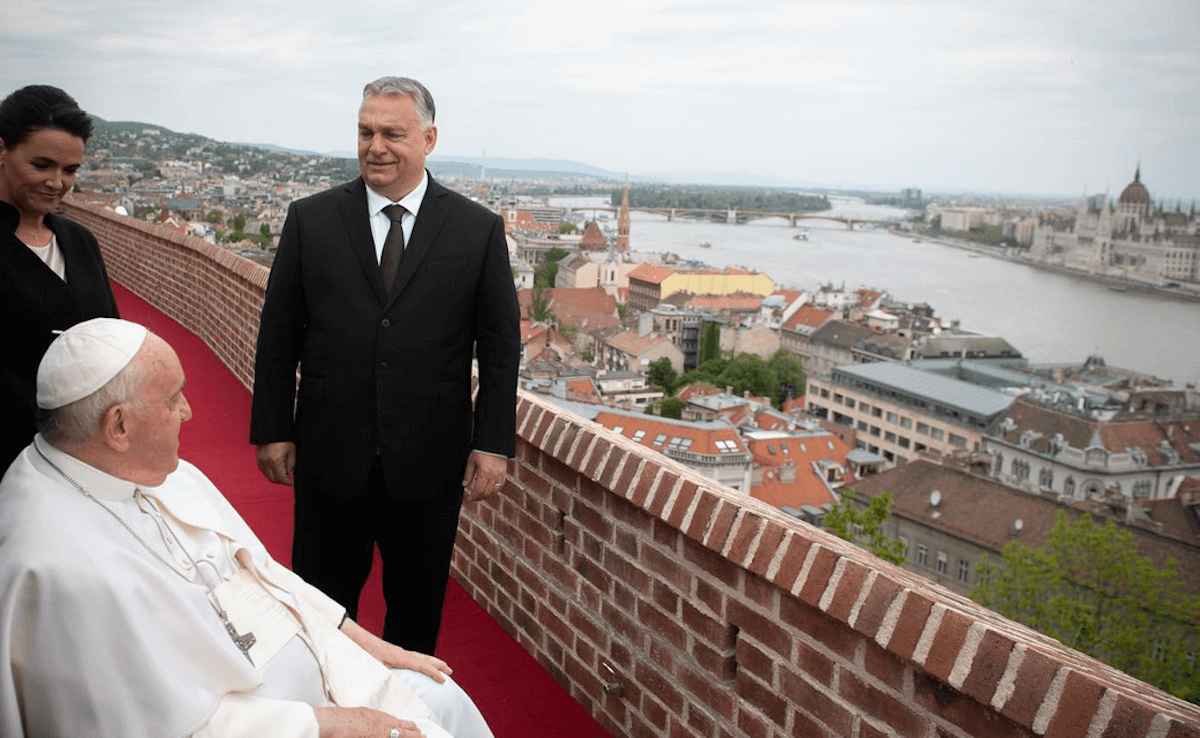 Come l'Ungheria è diventata illiberale, Orban e l'attacco alla democrazia - Papa Francesco vola in Ungheria e loda Victor Urban 2 - Gay.it