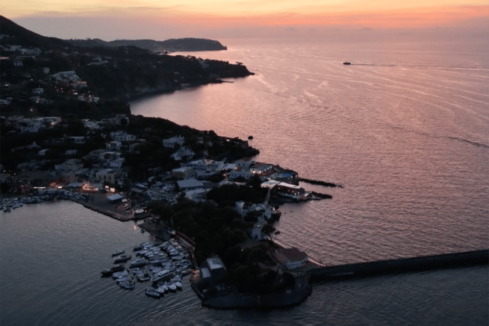 Quell’amore chiamato Ischia: dopo la frana, l’omaggio di Rai Italia con “IschitiAmo”