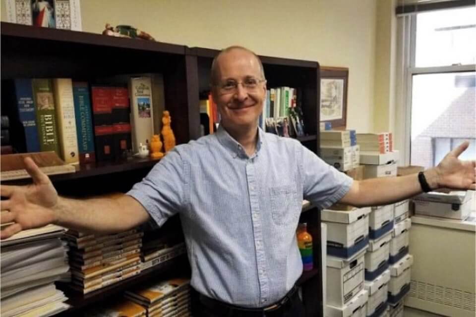 “Nella Chiesa le persone LGBTQIA+ ancora trattate da lebbrosi, o peggio” parla Padre James Martin, gesuita