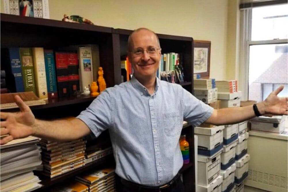 “Nella Chiesa le persone LGBTQIA+ ancora trattate da lebbrosi, o peggio” parla Padre James Martin, gesuita